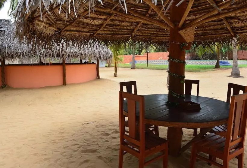 Roshanne Beach Resort