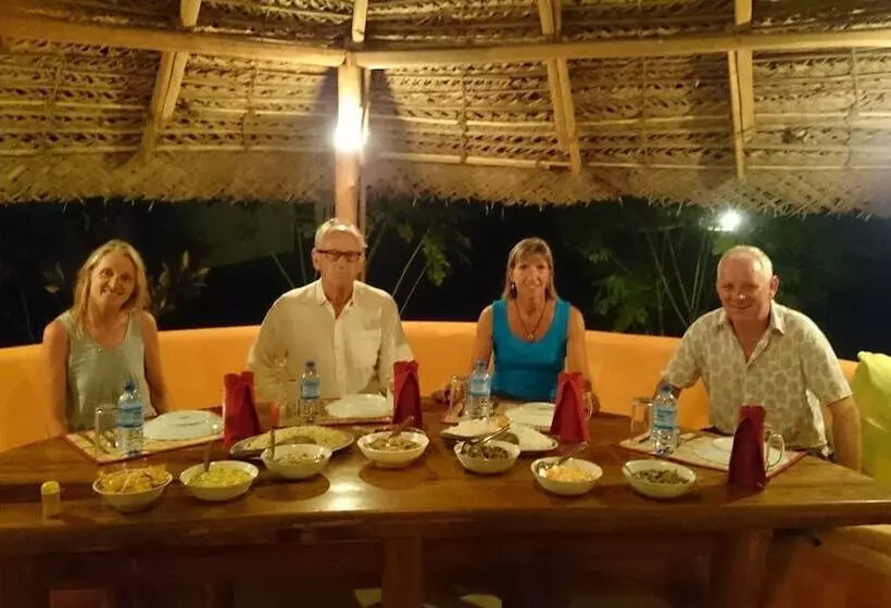 Roshanne Beach Resort