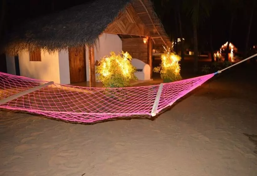 Roshanne Beach Resort