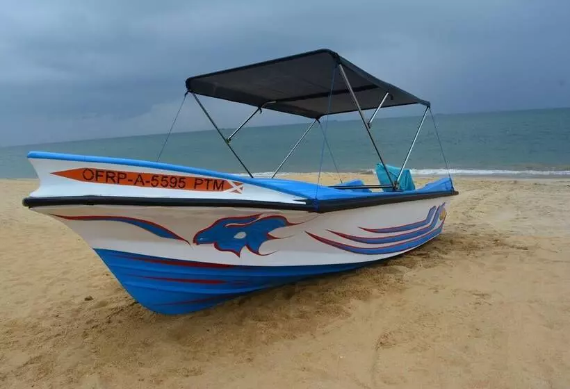 Roshanne Beach Resort