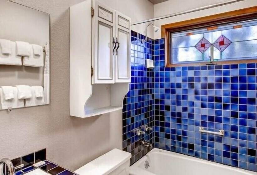 Scenic Wonders Muir House 3 Bedrooms