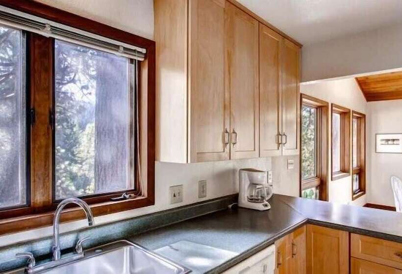 Scenic Wonders Muir House 3 Bedrooms