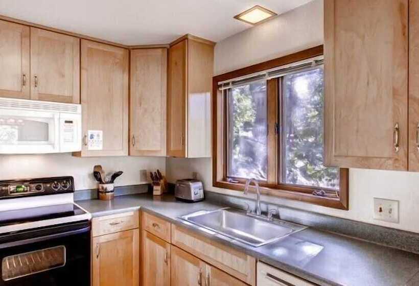 Scenic Wonders Muir House 3 Bedrooms