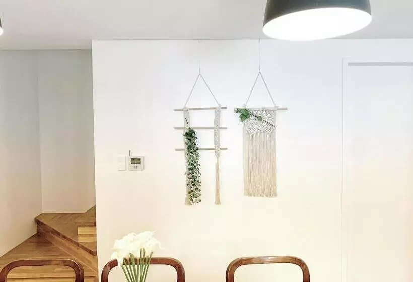 הוסטל Mir Guesthouse