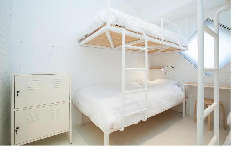 הוסטל Mir Guesthouse