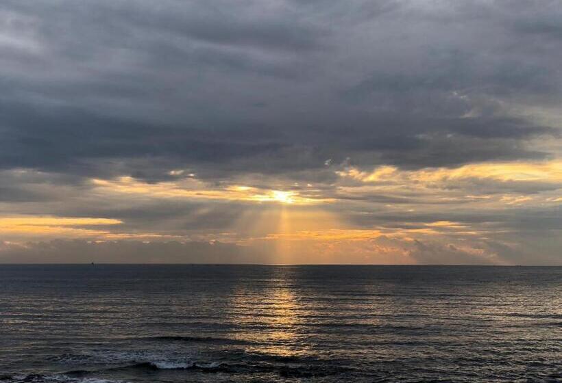 הוסטל Mir Guesthouse