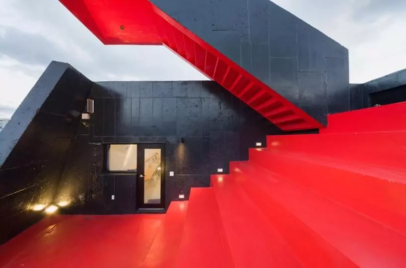 הוסטל Mir Guesthouse