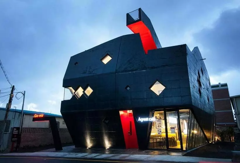 הוסטל Mir Guesthouse