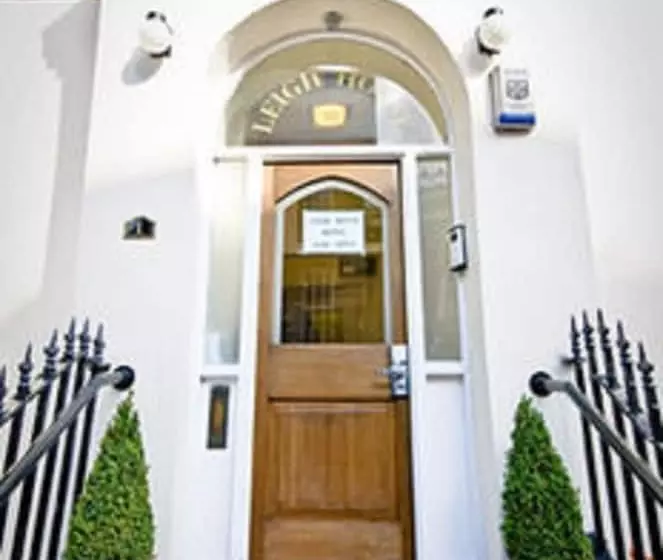 تختخواب و صبحانه Leigh House