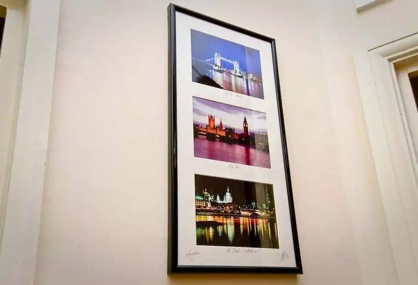 تختخواب و صبحانه Leigh House