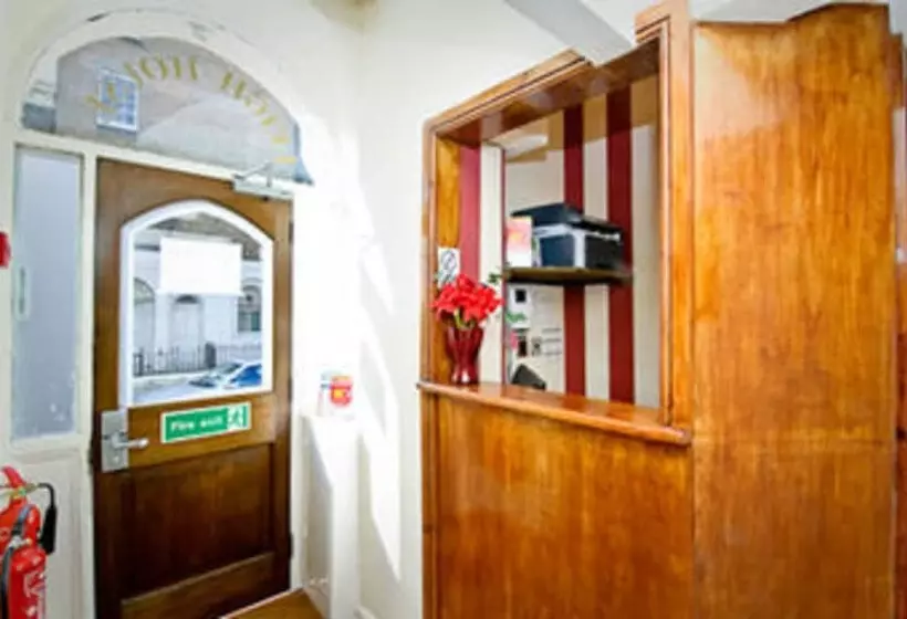 تختخواب و صبحانه Leigh House