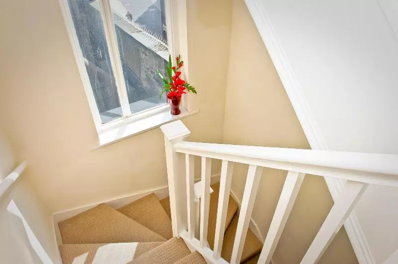 تختخواب و صبحانه Leigh House