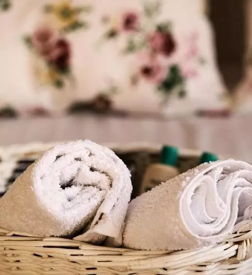 تختخواب و صبحانه Parco Di Nerone