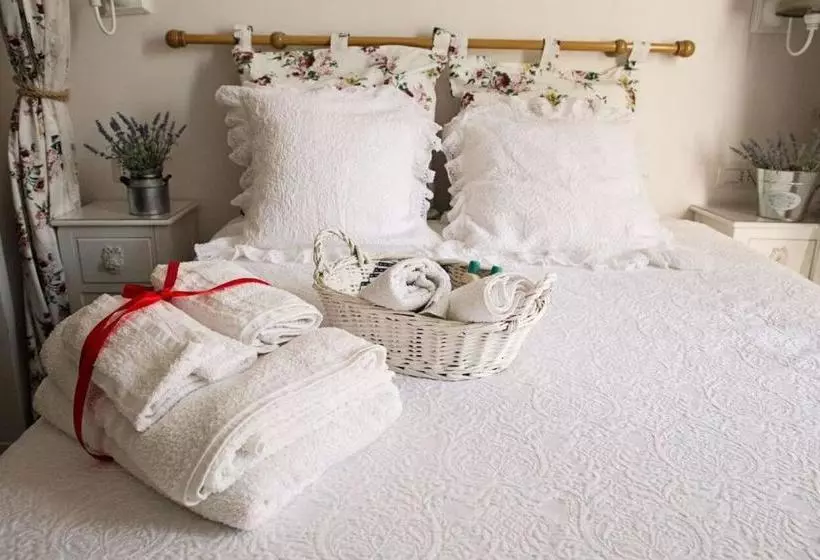 تختخواب و صبحانه Parco Di Nerone