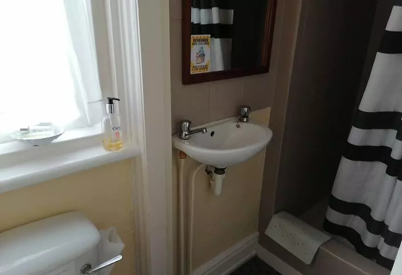 تختخواب و صبحانه The Manhattan