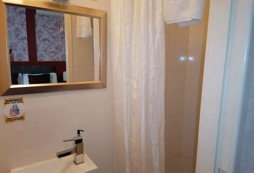 تختخواب و صبحانه The Manhattan