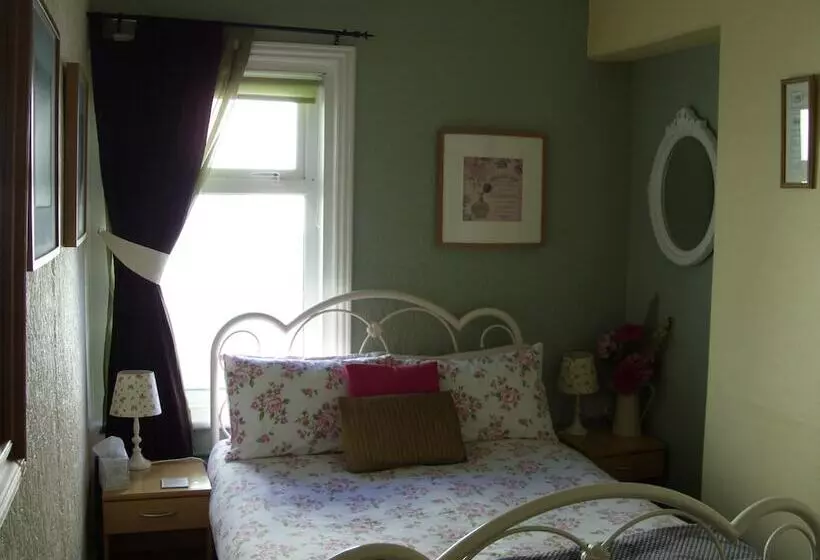 تختخواب و صبحانه The Manhattan