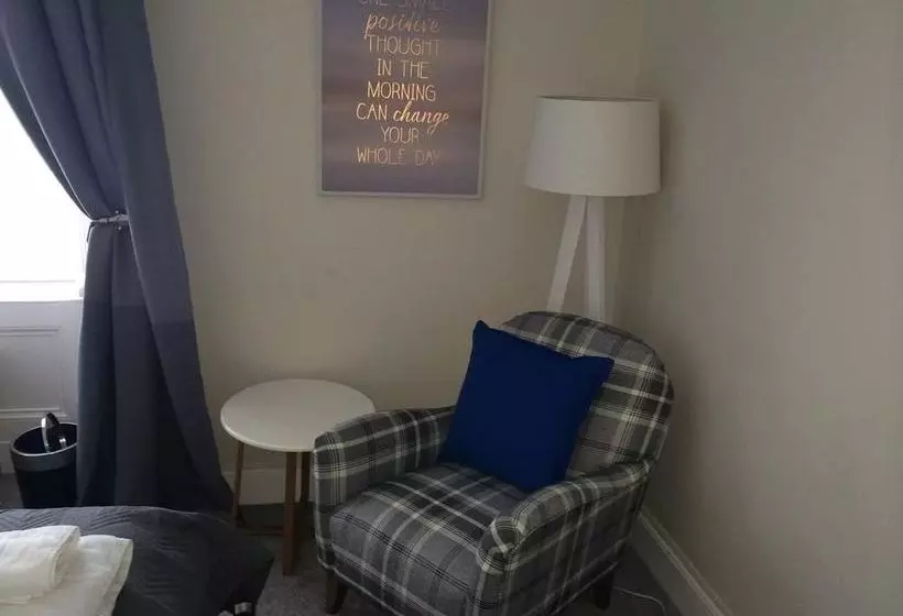 Bishopton Apartment, Near Glasgow