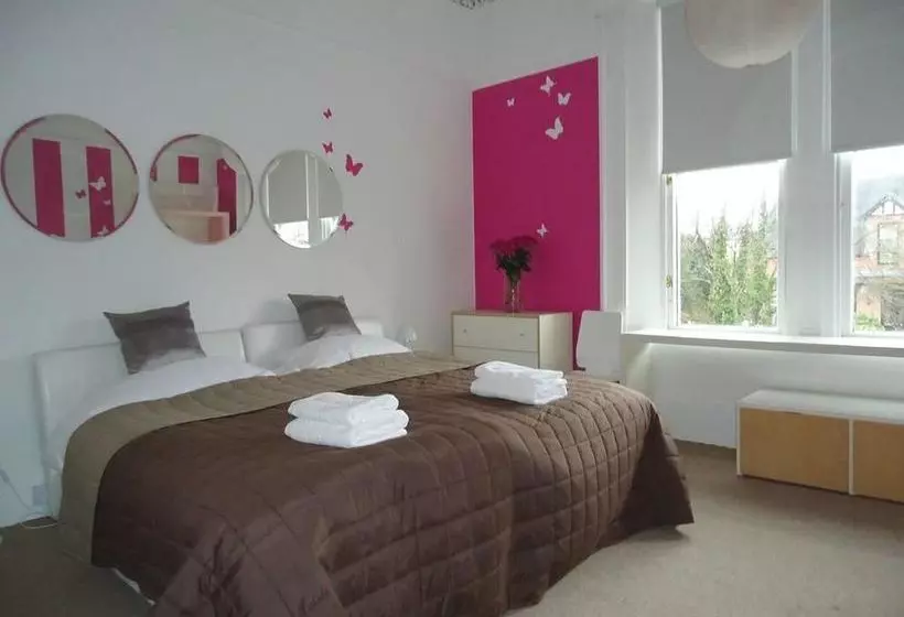 Bishopton Apartment, Near Glasgow