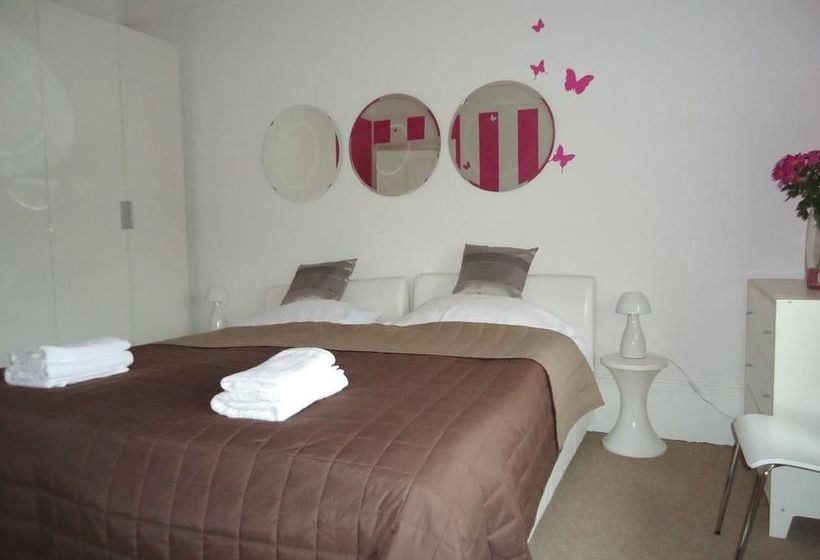 Bishopton Apartment, Near Glasgow