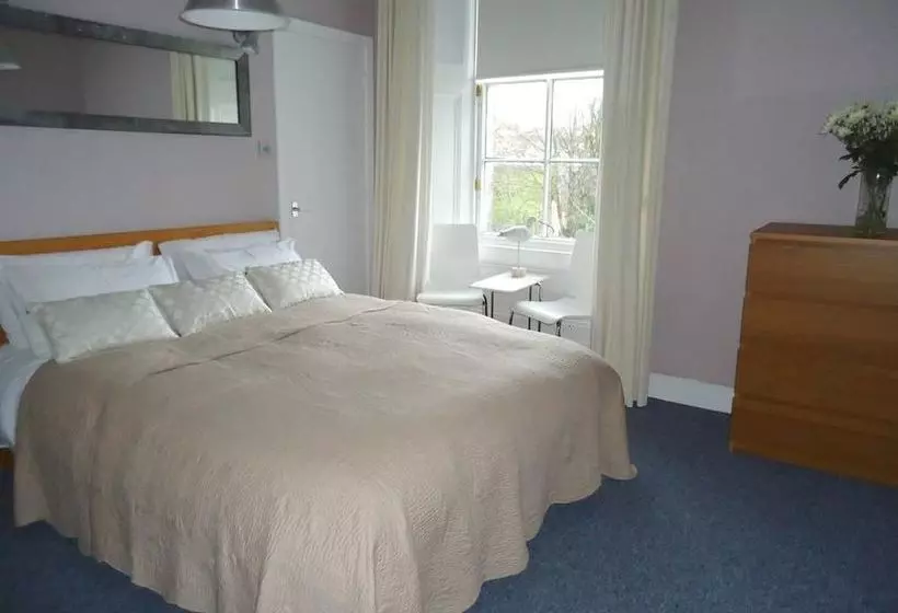 Bishopton Apartment, Near Glasgow