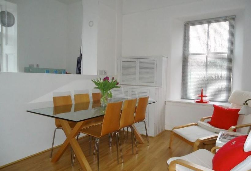 Bishopton Apartment, Near Glasgow