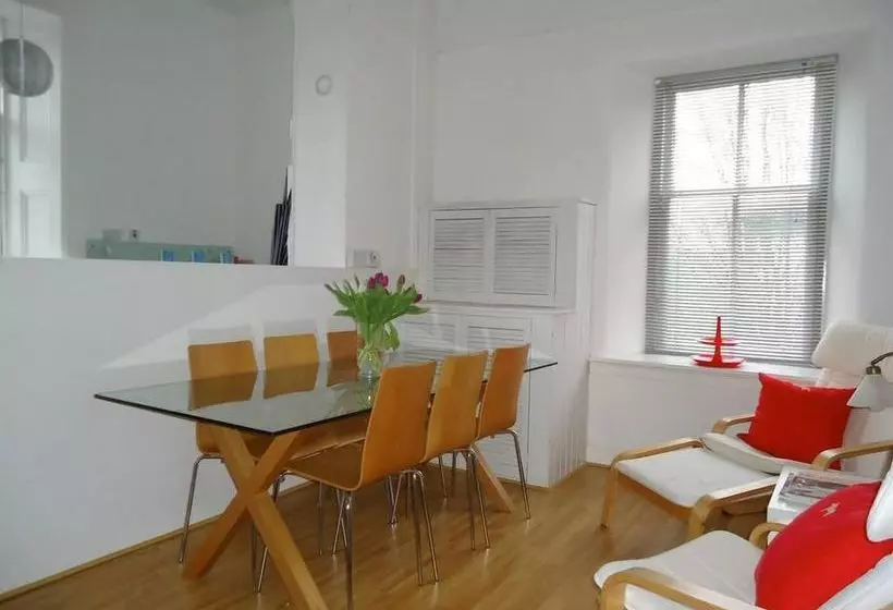 Bishopton Apartment, Near Glasgow