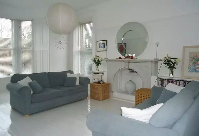 Bishopton Apartment, Near Glasgow