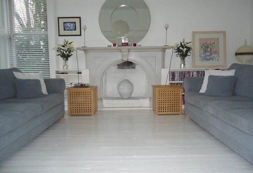 Bishopton Apartment, Near Glasgow