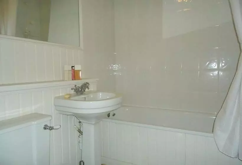 Bishopton Apartment, Near Glasgow