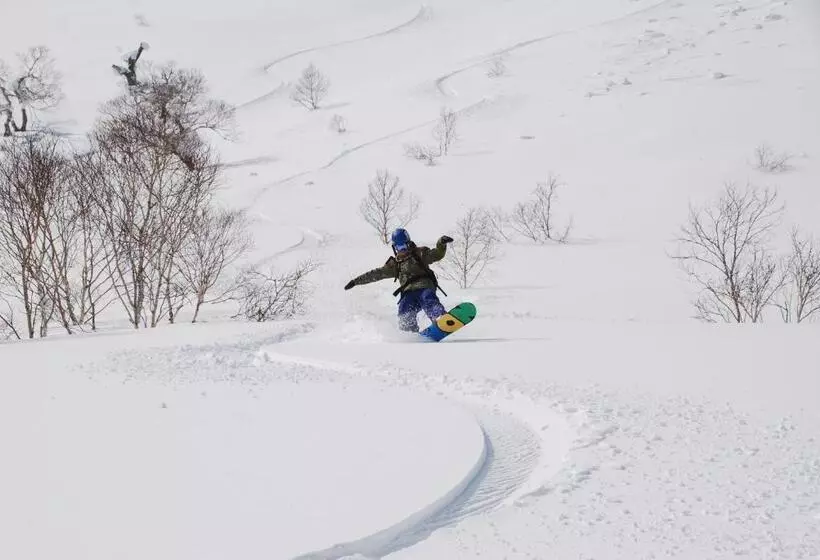 Отель Chalet Ivy Hirafu, Niseko
