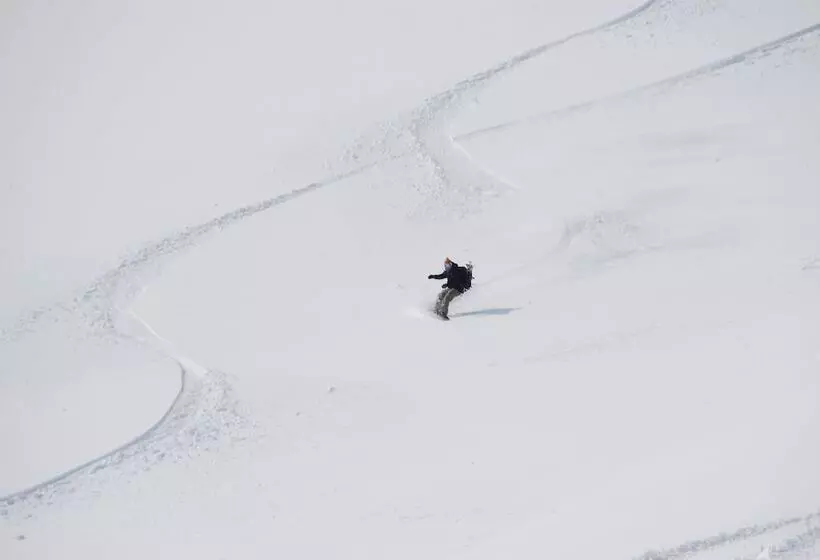 Отель Chalet Ivy Hirafu, Niseko