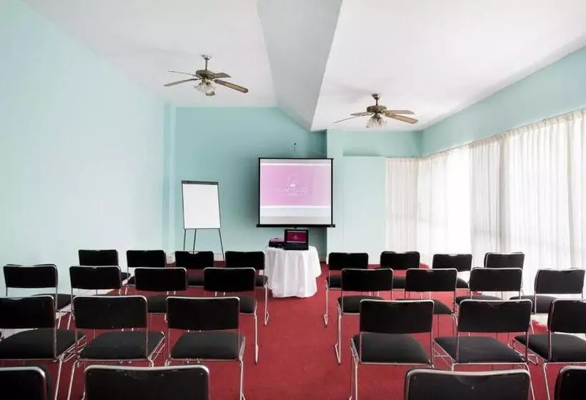 בית מלון כפרי Flamingo Irapuato