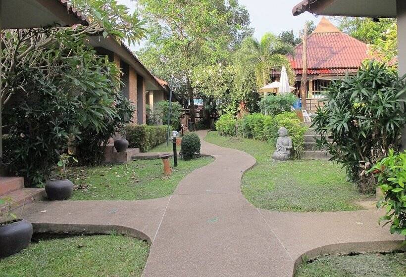 ホテル Floraville Phuket Resort