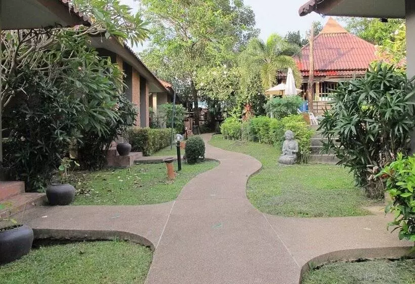 בית מלון כפרי Floraville Phuket Resort