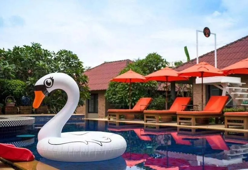 בית מלון כפרי Floraville Phuket Resort