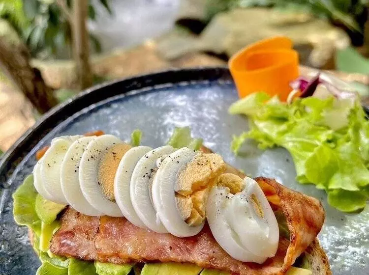 בית מלון כפרי Floraville Phuket Resort