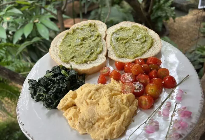 בית מלון כפרי Floraville Phuket Resort