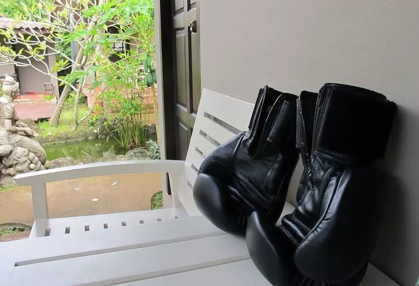 בית מלון כפרי Floraville Phuket Resort