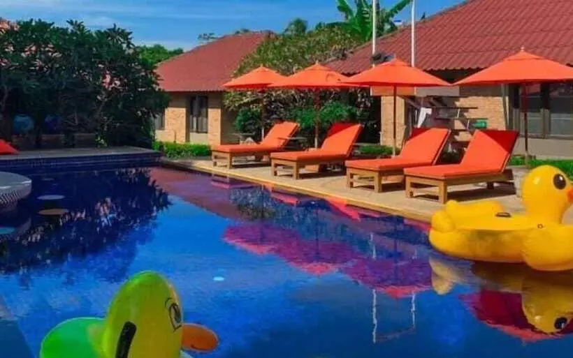 בית מלון כפרי Floraville Phuket Resort