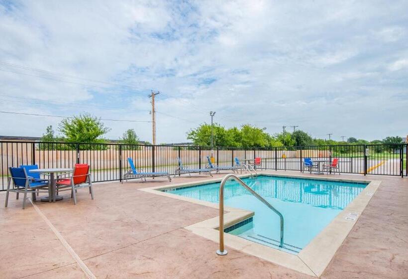 בית מלון כפרי Holiday Inn Express & Suites Stillwater   University Area, An Ihg