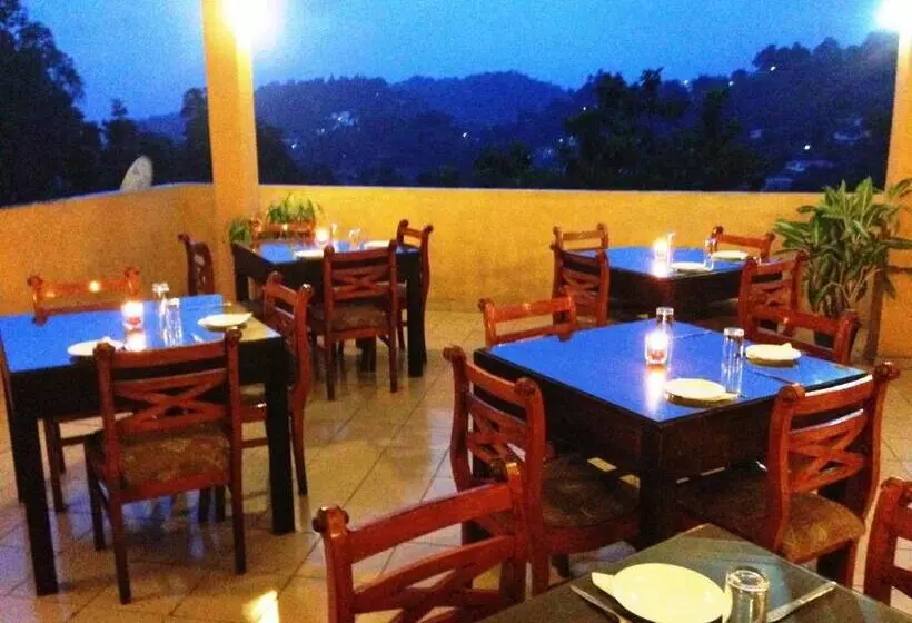 Hotel Kandy View