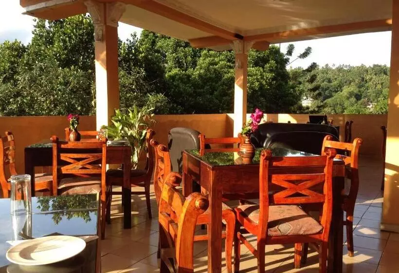 Hotel Kandy View