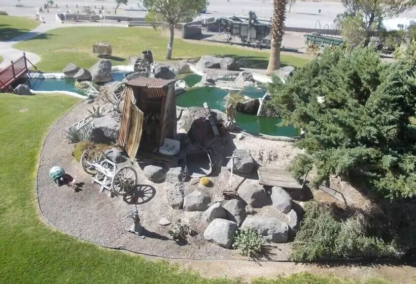 בית מלון כפרי Longstreet Inn & Casino