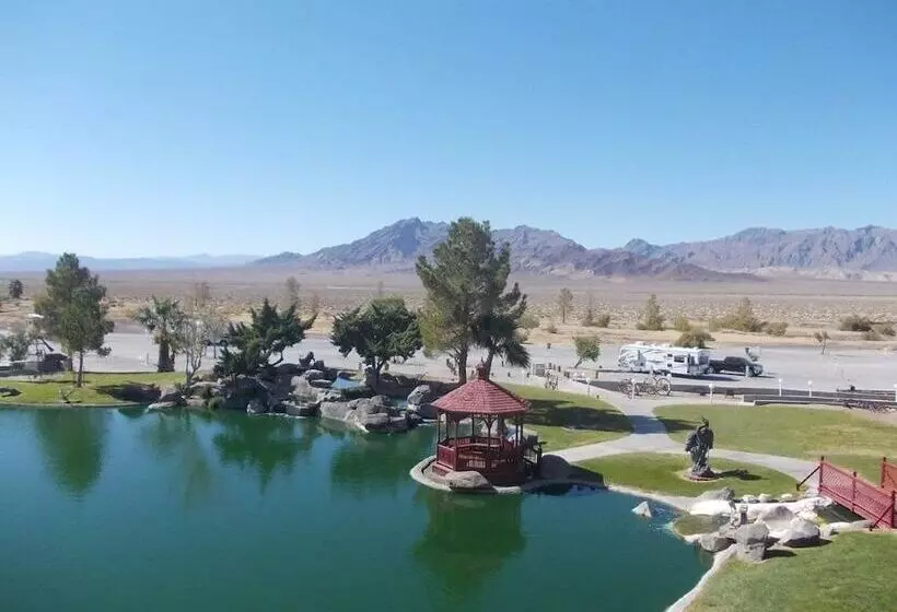 בית מלון כפרי Longstreet Inn & Casino