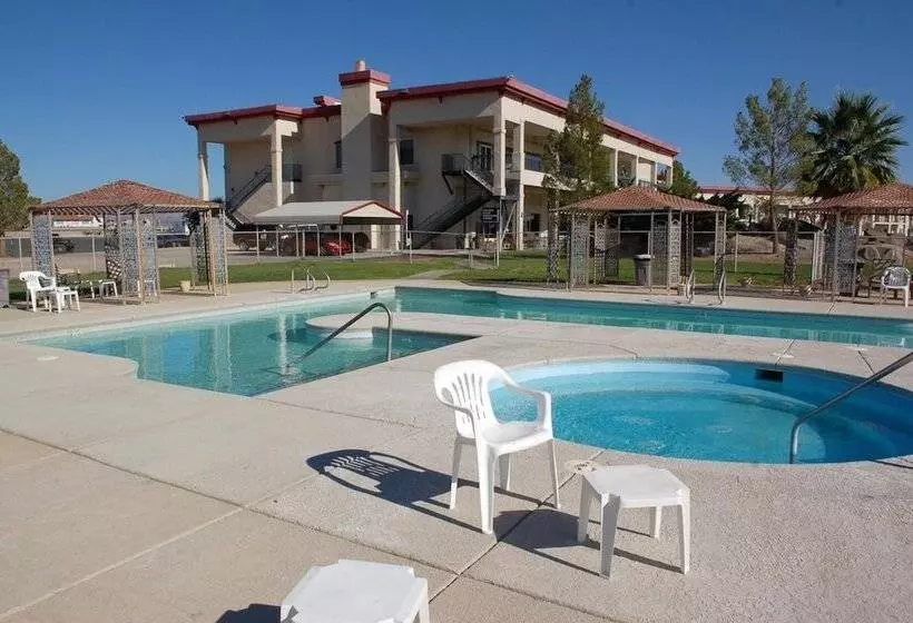 בית מלון כפרי Longstreet Inn & Casino