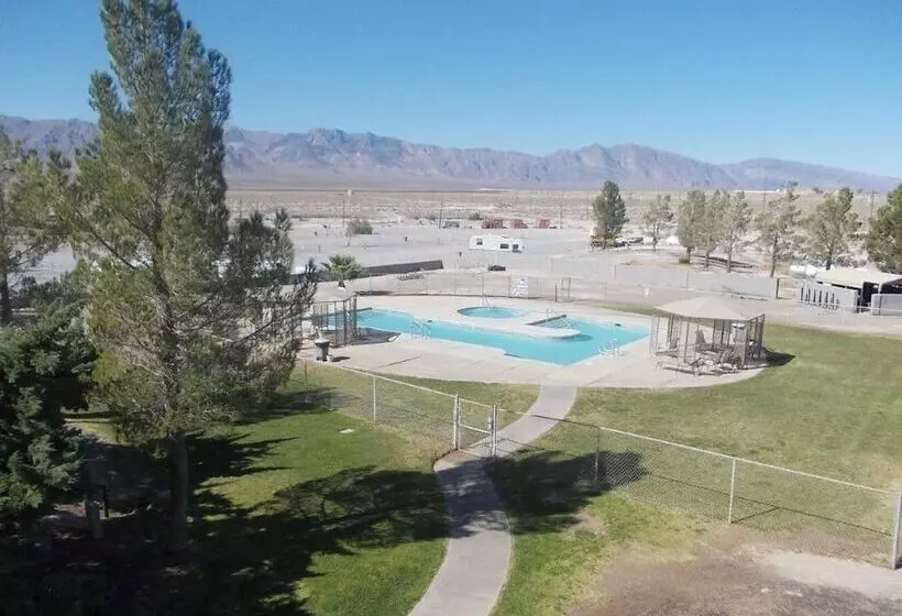 בית מלון כפרי Longstreet Inn & Casino