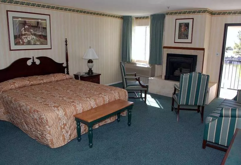 בית מלון כפרי Longstreet Inn & Casino