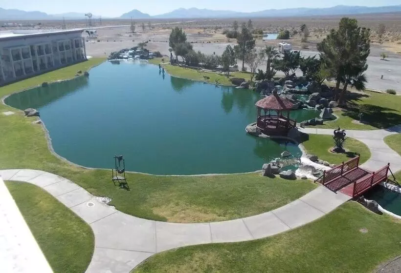 בית מלון כפרי Longstreet Inn & Casino