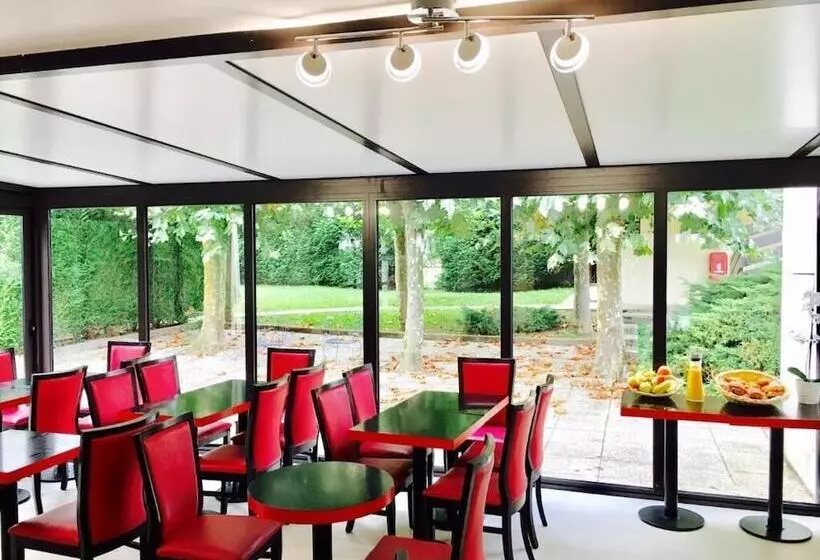 Отель Hôtel Pavillon Des Gâtines